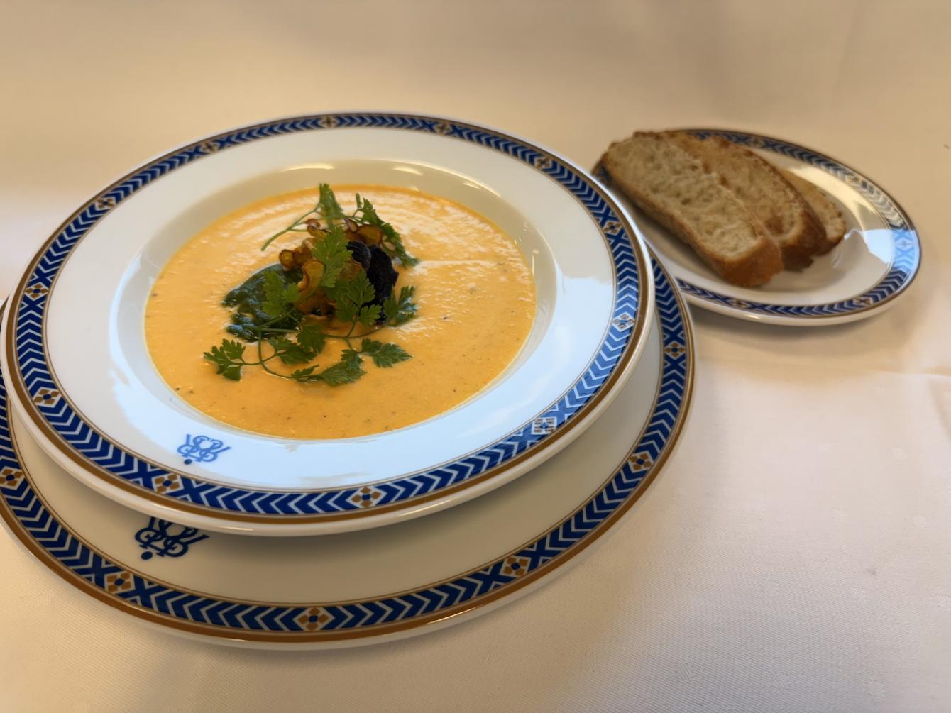 Kvällens soppa med bröd