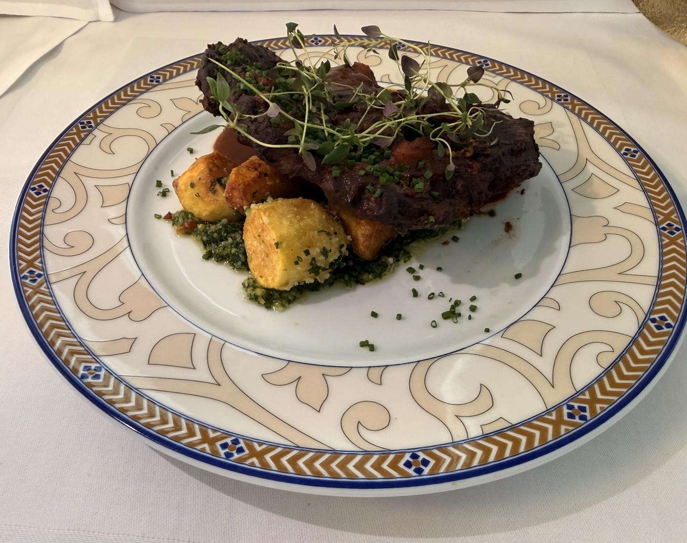 Osso buco med parmesanpotatis (Italien).jpeg